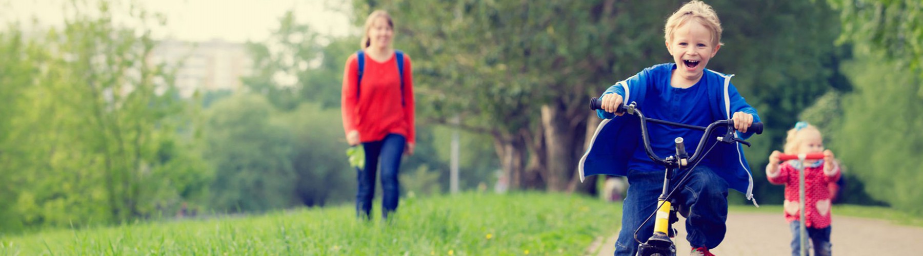 Meedoen aan leuke dingen!

Wij vinden het belangrijk dat jij mee kan doen aan sporten, een schoolreisje of naar muziekles.
